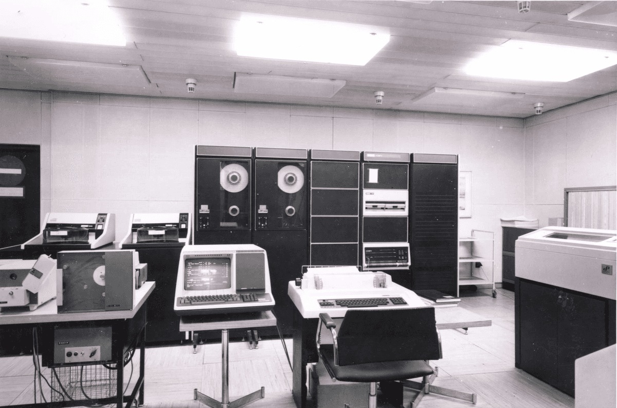 1970s-1980s mainframe computers